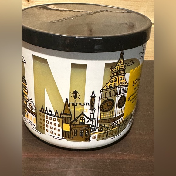 Limited edition BATH & BODY WORKS Tea & Lemon London candle. - Picture 3 of 6